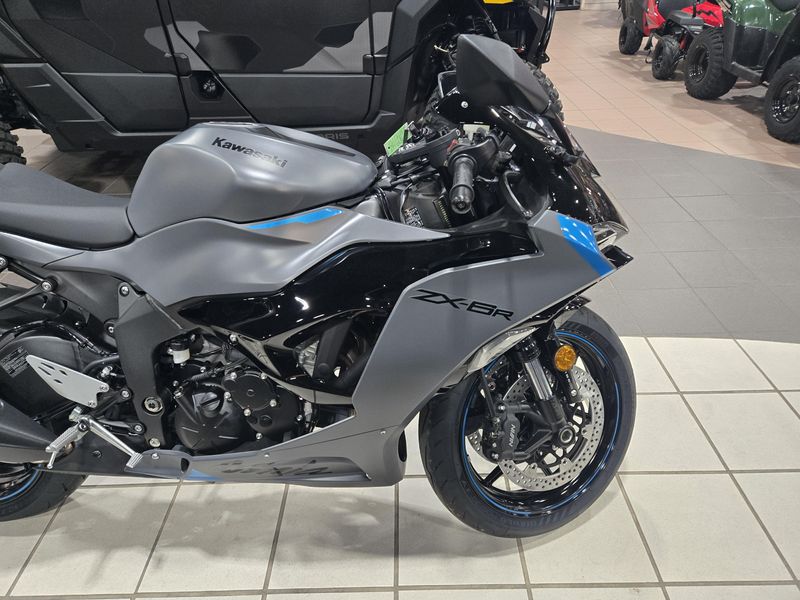 New 2025 Kawasaki NINJA ZX  6R ABS Image 3