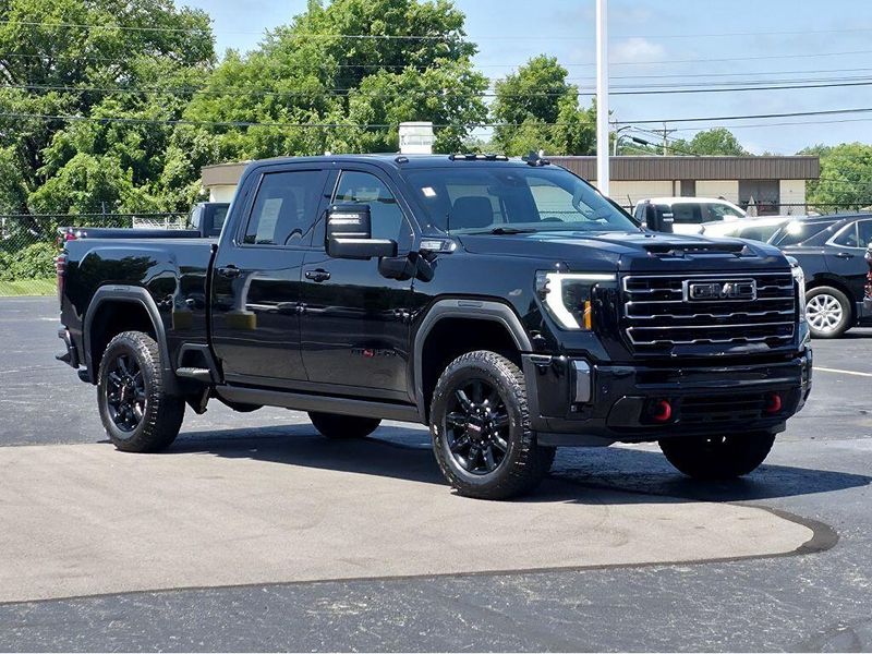 Used 2024 GMC Sierra 2500HD AT4