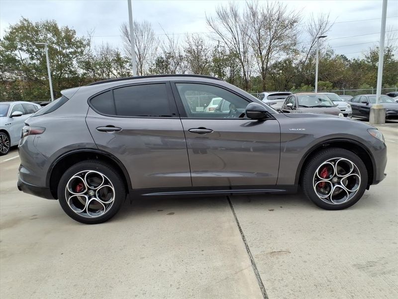 New 2025 Alfa Romeo Stelvio AwdImage 5