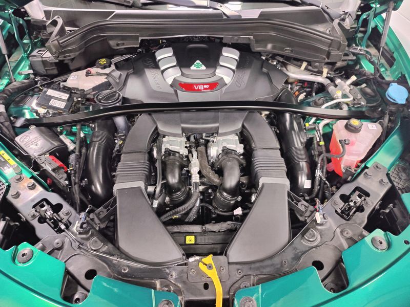 2023 Alfa Romeo Stelvio Quadrifoglio AWD w/Sunroof/ActivImage 9