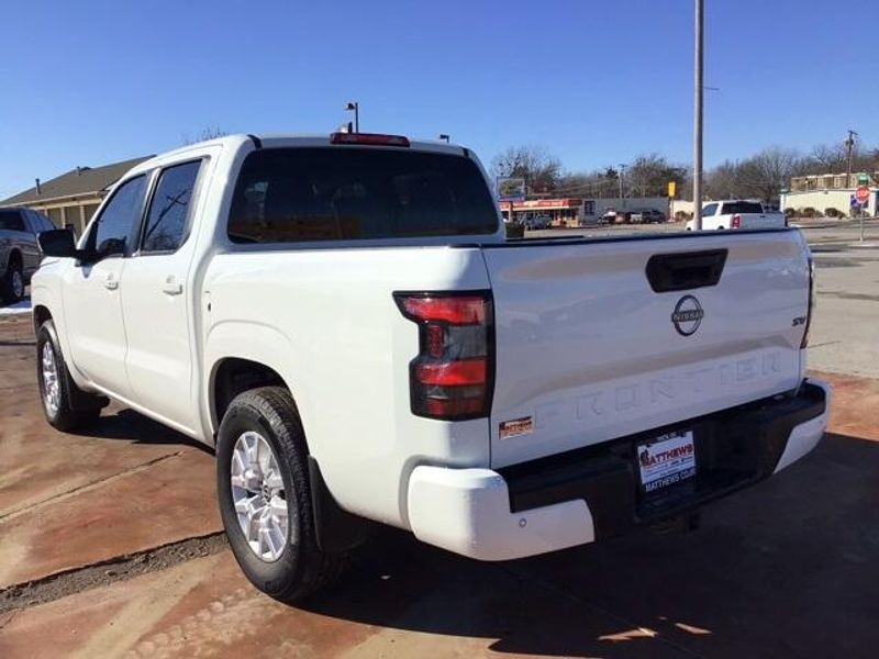 2022 Nissan Frontier SVImage 3