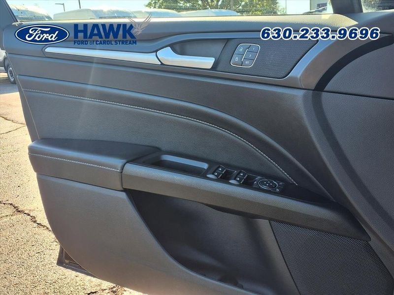 2020 Ford Fusion Titanium photo 2
