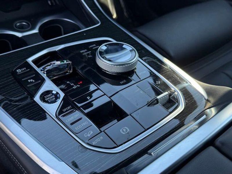 Used 2025 BMW X7 M60iImage 30