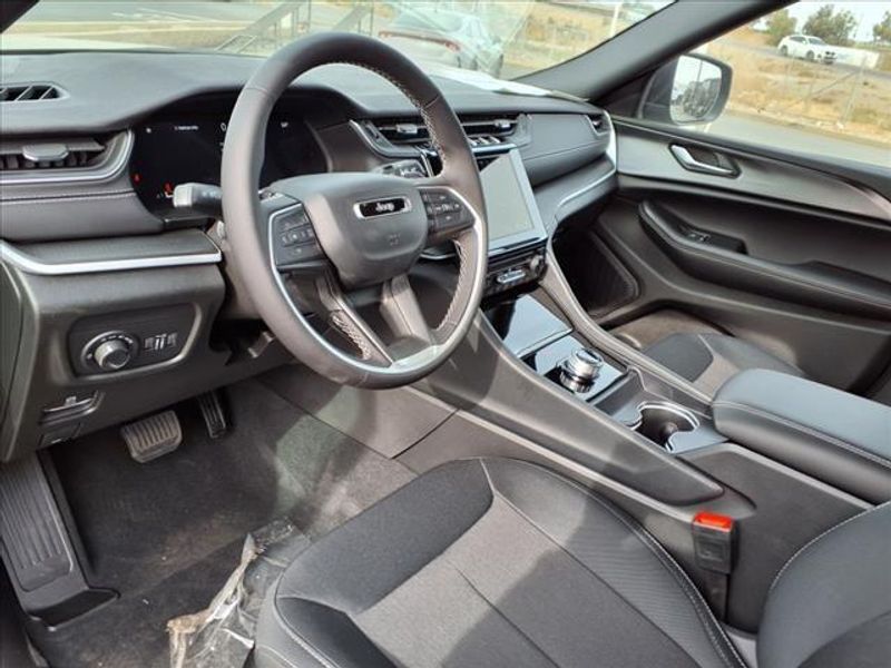 New 2025 Jeep Grand Cherokee L Image 13