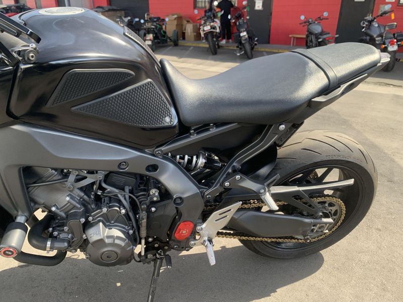Used 2022 Yamaha MT-09 CA Image 11