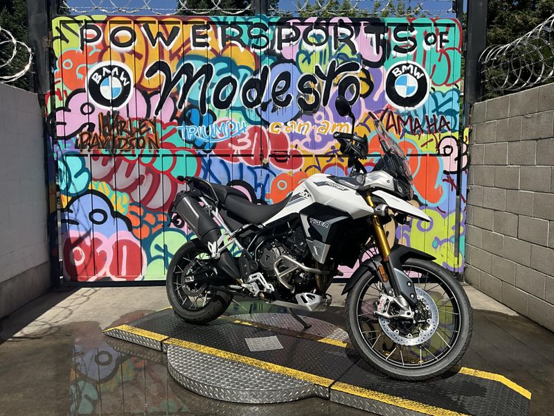 2023 Triumph TIGER 900 RALLY PRO in a PURE WHITE exterior color. BMW Motorcycles of Modesto 209-524-2955 bmwmotorcyclesofmodesto.com 