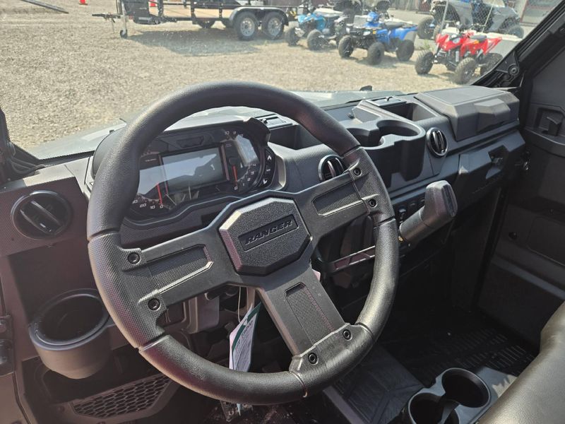 New 2027 Polaris RANGER CREW XP 1000 CAB 
