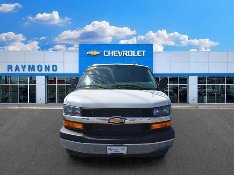 New 2025 Chevrolet Express 2500 Work VanImage 9