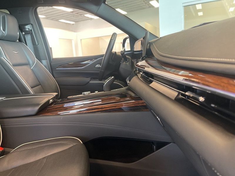 2021 Cadillac Escalade Premium LuxuryImage 45