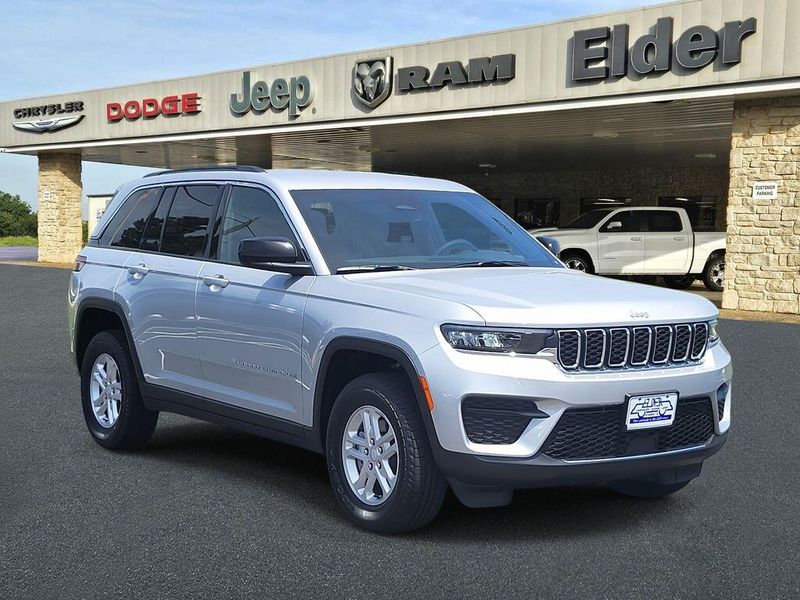 2025 Jeep Grand Cherokee Laredo 4x4Image 1