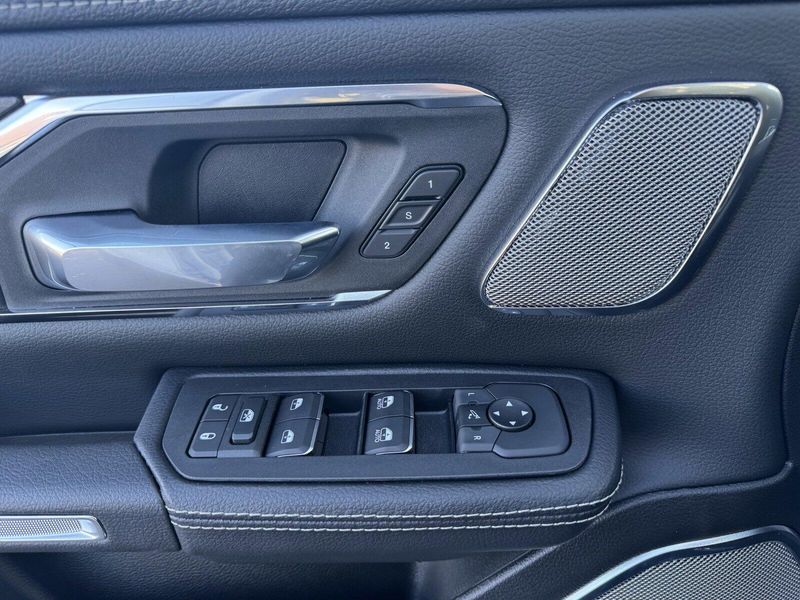2025 RAM 1500 LaramieImage 15