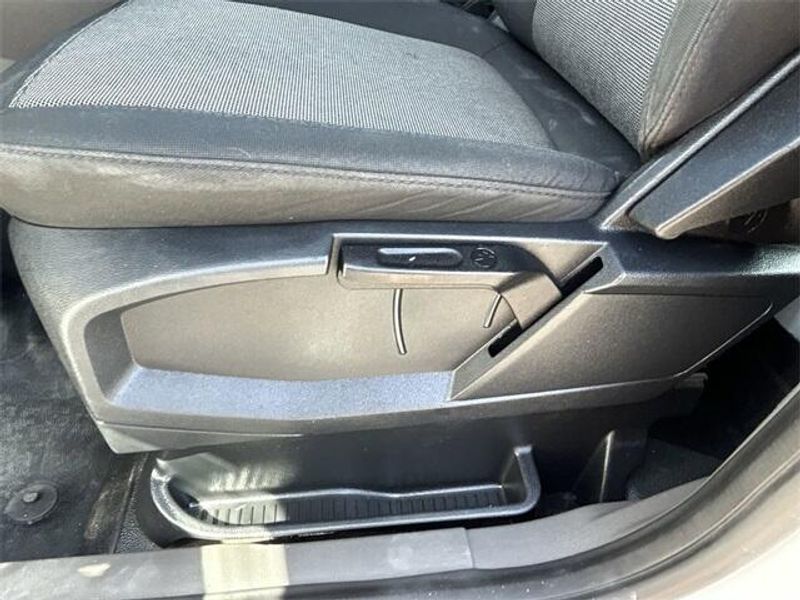 2022 Ford Transit Connect XLImage 19