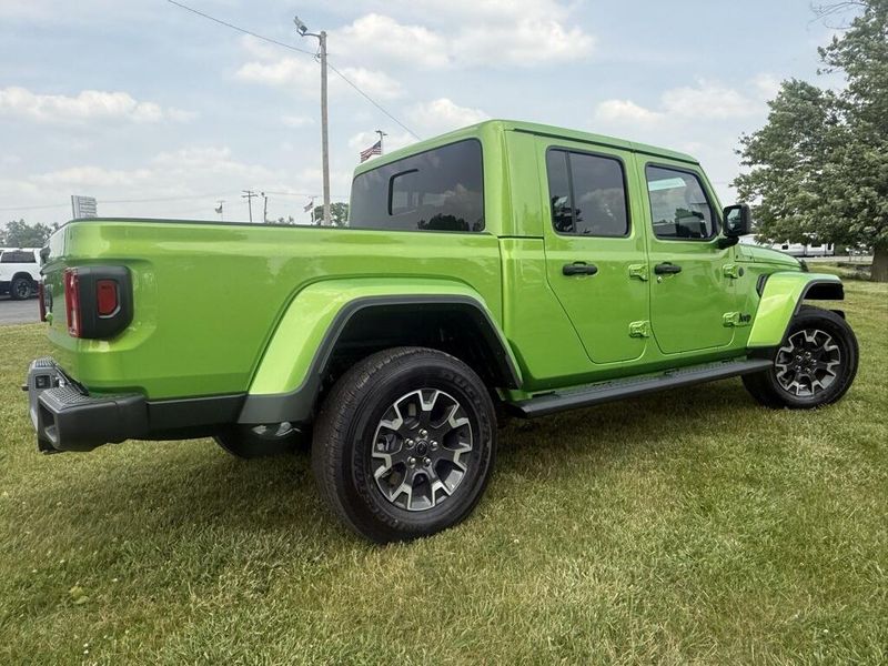 2025 Jeep Gladiator Sport S photo 3