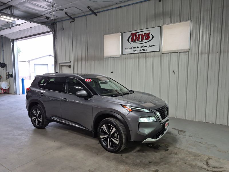 2023 Nissan Rogue PlatinumImage 3