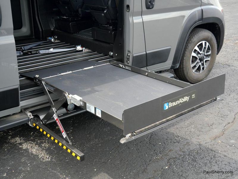 2023 RAM ProMaster 2500 Window Van High Roof 159WBImage 19