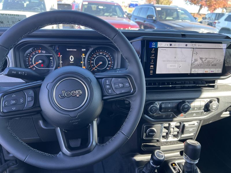 New 2026 Jeep Gladiator Sport S 4x4Image 18