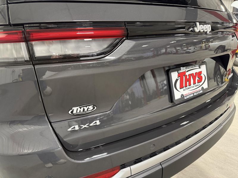 New 2026 Jeep Grand Cherokee Limited 4x4Image 5