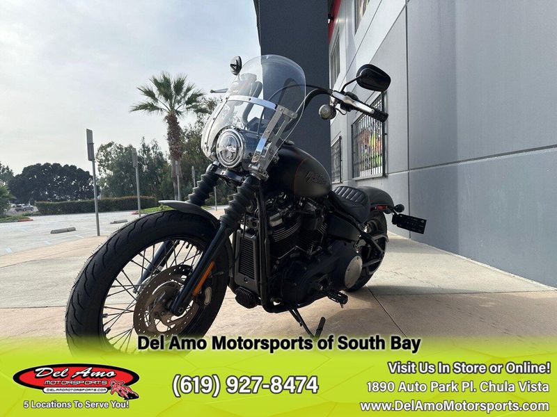 2019 Harley-Davidson SOFTAIL STREET BOB  in a BLACK/GREEN exterior color. Del Amo Motorsports of South Bay (619) 547-1937 delamomotorsports.com 