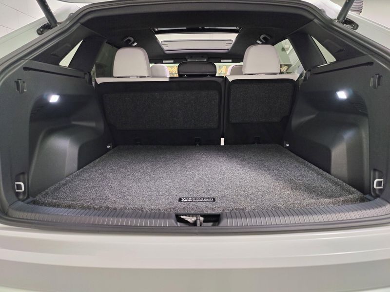 Used 2025 Volkswagen Atlas Cross Sport SEL Premium R-Line w/Sunroof/NavImage 30