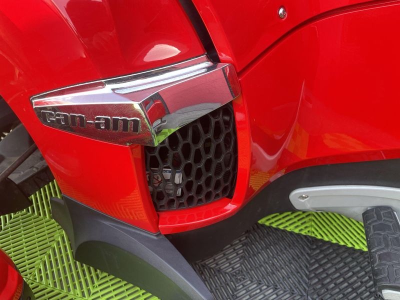 Used 2012 Can-Am RD SPYDER RT-S 991 Image 27
