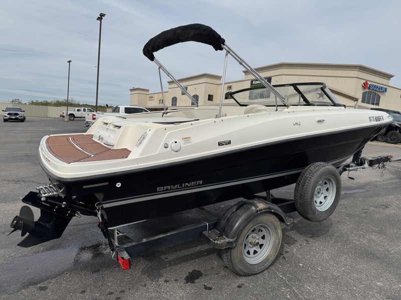 2019 BAYLINER VR4 Image 6