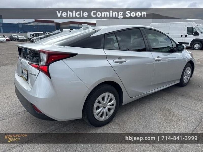 2022 Toyota Prius LEImage 5
