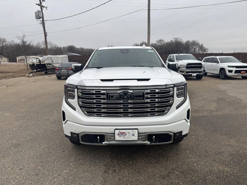 2023 GMC Sierra 1500 DenaliImage 3