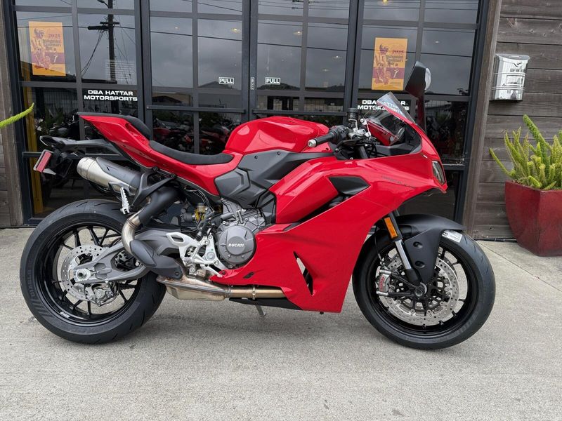2025 Ducati PANIGALE V2 896 