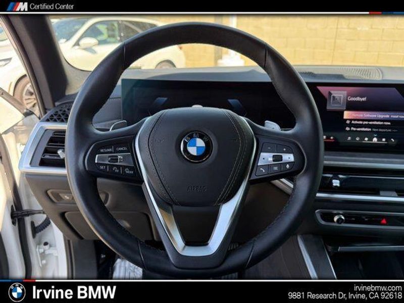 Used 2025 BMW X5 xDrive40iImage 24