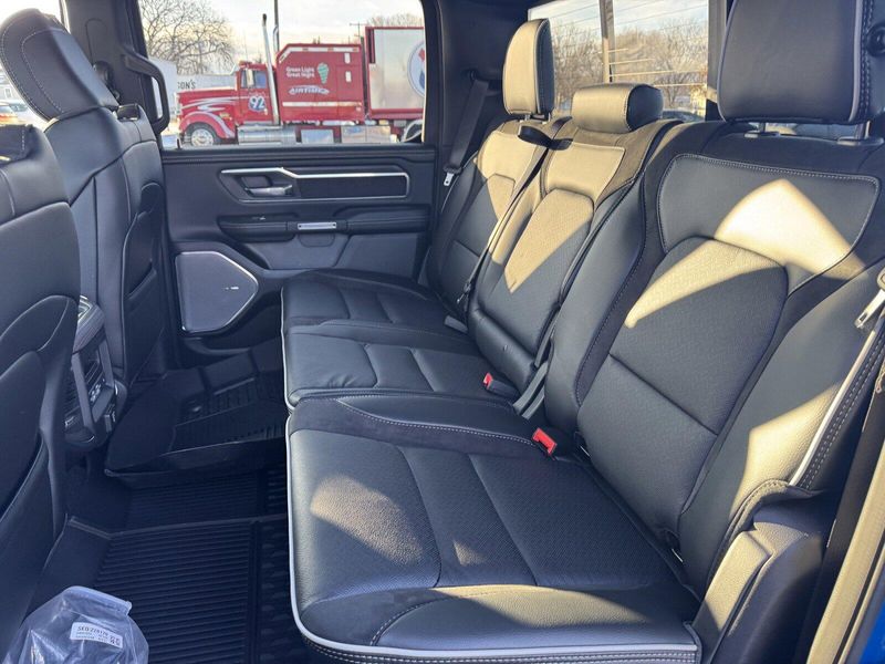 2025 RAM 1500 LaramieImage 11