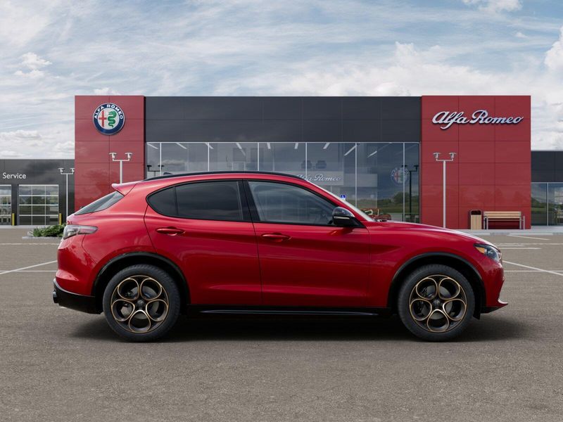 New 2025 Alfa Romeo Stelvio Intensa AwdImage 38