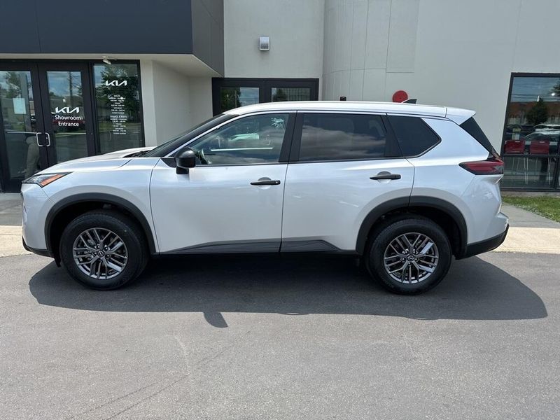 2024 Nissan Rogue SImage 8