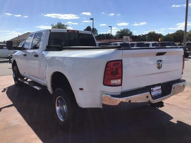 2018 RAM 3500 TradesmanImage 3