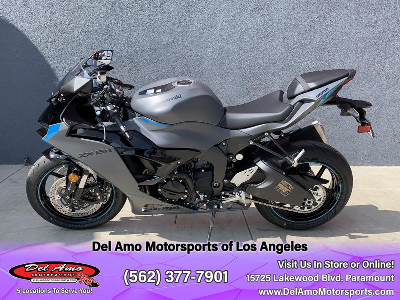2025 Kawasaki NINJA ZX-6R ABS Image 1