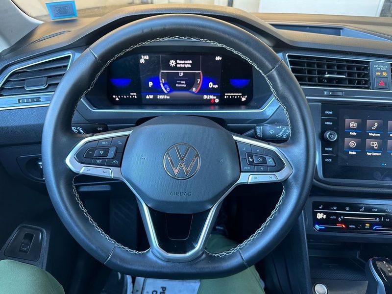 2022 Volkswagen Tiguan 2.0T SEImage 2