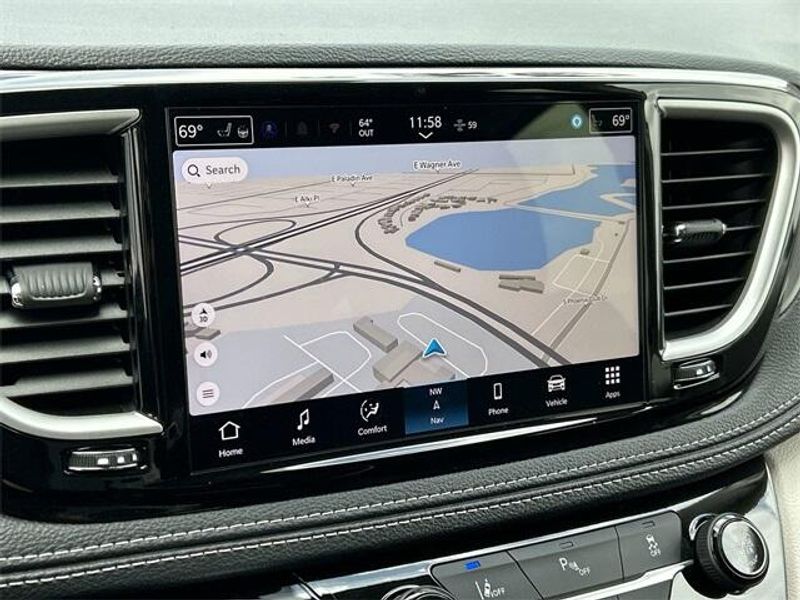 New 2024 Chrysler Pacifica Plug-in Hybrid SelectImage 20