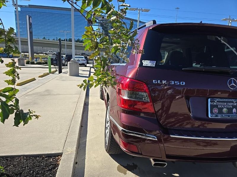 Used 2011 Mercedes-Benz GLK 350Image 4