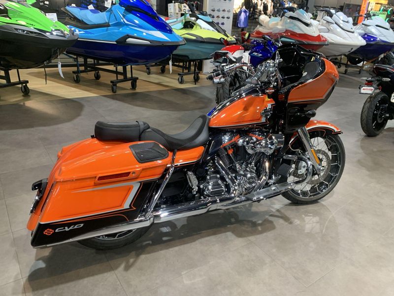 Used 2022 Harley-Davidson Road Glide CVO Road Glide Image 13