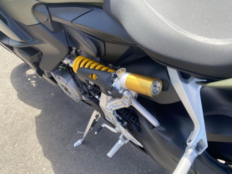Used 2025 Ducati STREETFIGHTER V2 Image 15