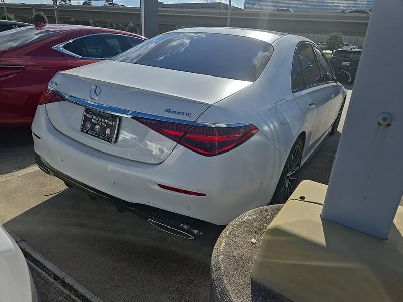 2025 Mercedes Benz S 580 4MATIC photo 3