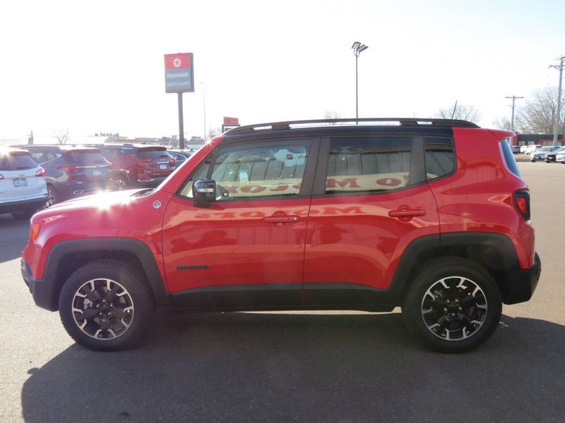 2023 Jeep Renegade Trailhawk 4x4 4dr SUVImage 6