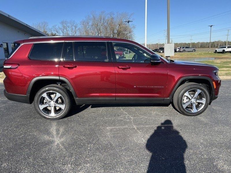 2023 Jeep Grand Cherokee L Limited 4x4Image 8