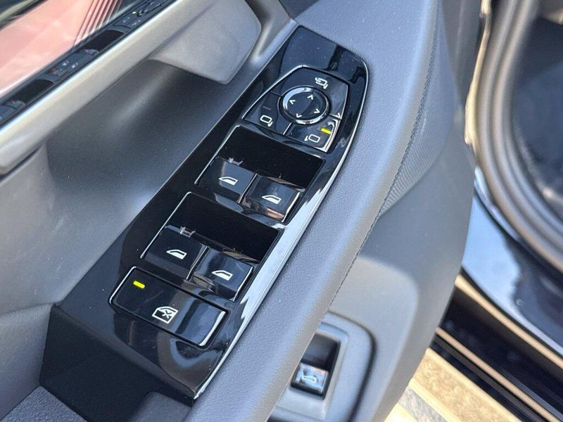 New 2027 BMW 5 Series 530i xDriveImage 15