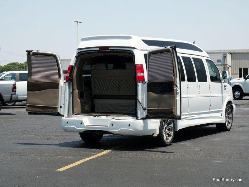 2018 GMC Savana 2500 Image 16