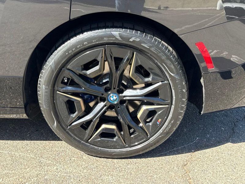 Used 2023 BMW iX M60Image 15