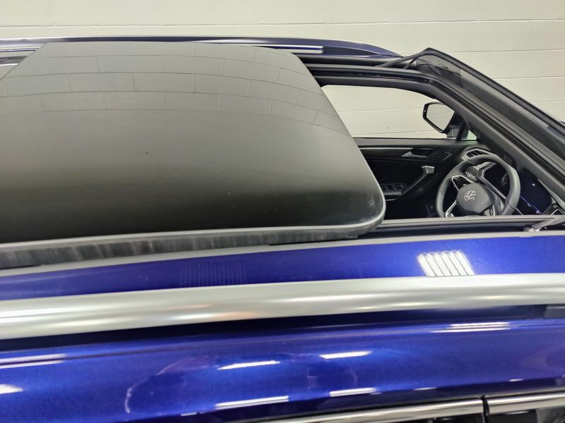 Used 2024 Volkswagen Tiguan AWD SEL R-Line w/Sunroof/NavImage 6