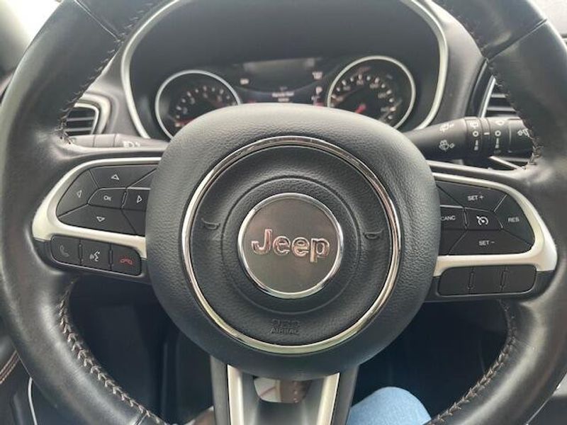 Used 2018 Jeep Compass Image 6