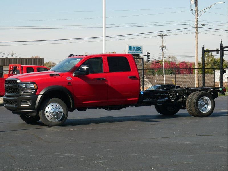 2024 RAM 5500 Tradesman Chassis Crew Cab 4x4 84