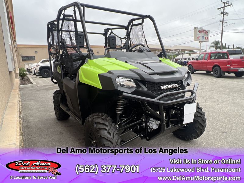 2024 Honda SXS700M4DLR  in a KRYPTON GREEN exterior color. Del Amo Motorsports of Los Angeles (562) 262-9181 delamomotorsports.com 