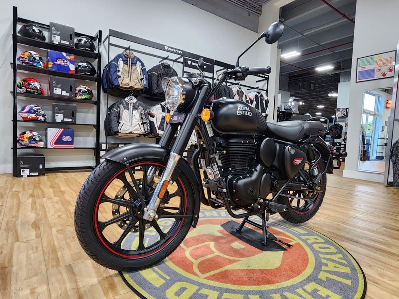 New 2024 Royal Enfield CLASSIC 350 Image 4